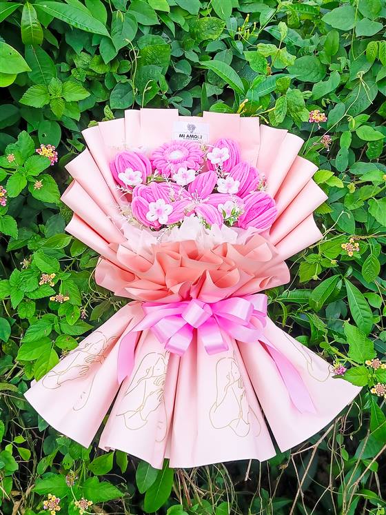 Fuzzy Wire Bouquet set 8 image A