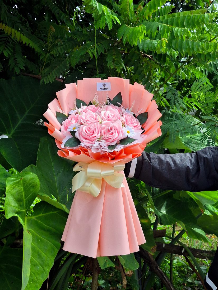 Satin Bouquet set 18 image A